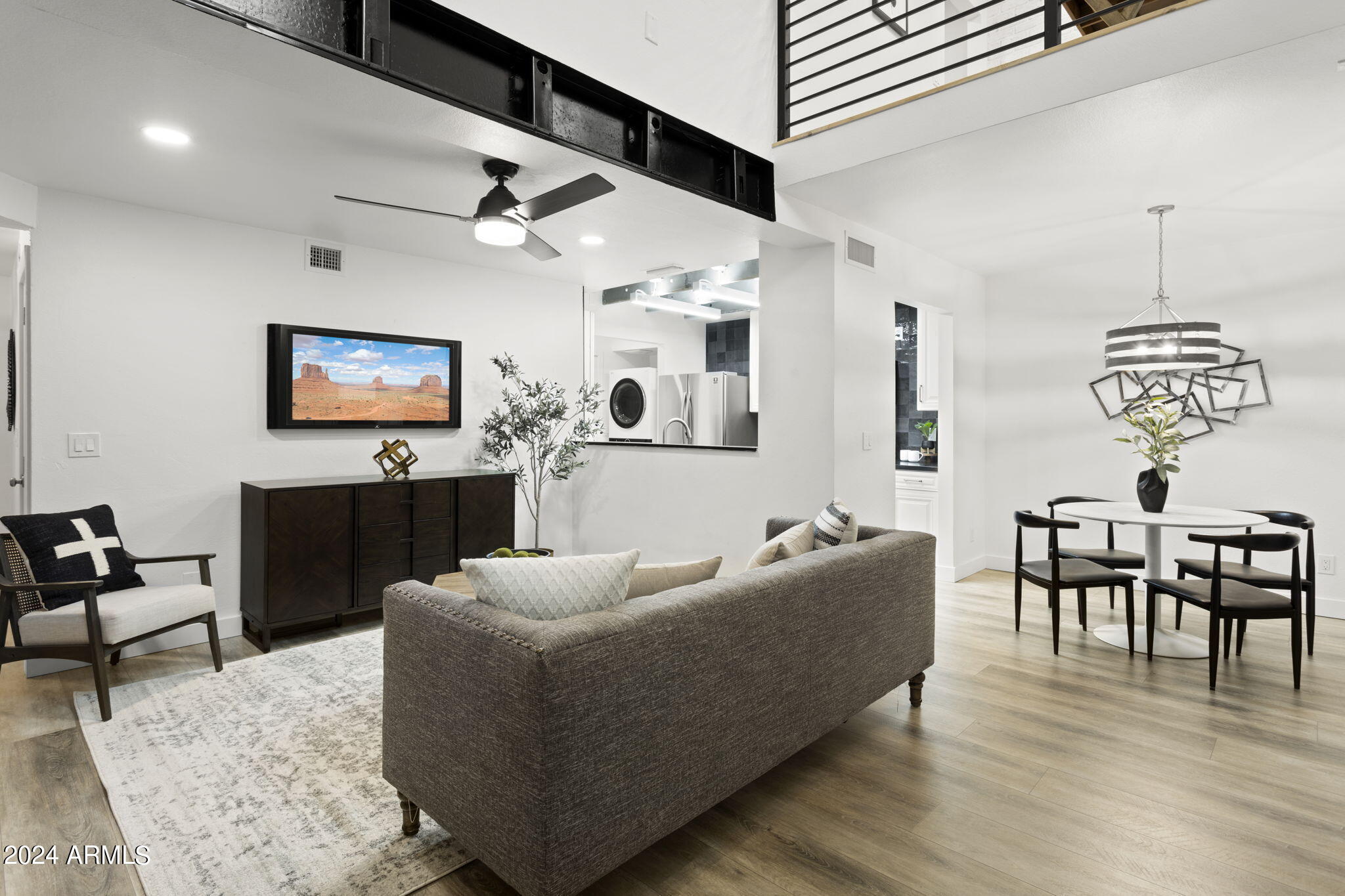 3136 North 38th Street, Unit 1 Phoenix, AZ 85018 - Photo 6 of 42 Modern Space