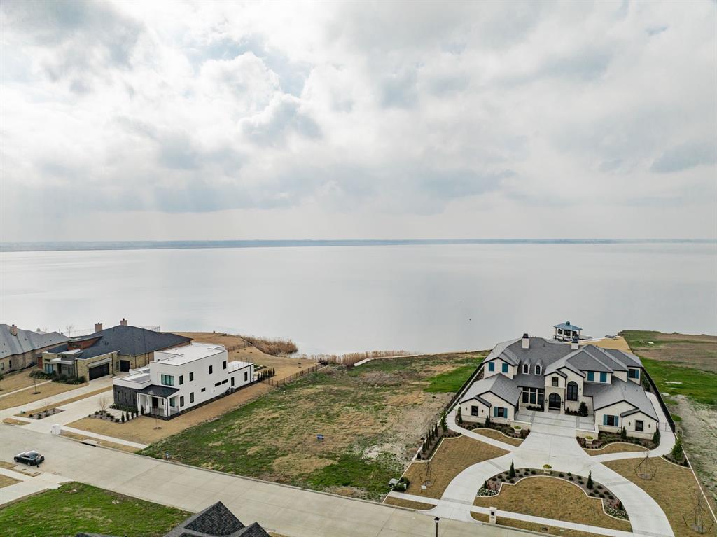 2006 Noe Boulevard Heath, TX 75126 - Photo 3 of 12 a view of a terrace with stove