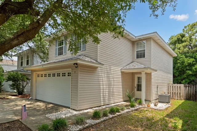 $395,000 | 9 5th Avenue, Shalimar, FL 32579