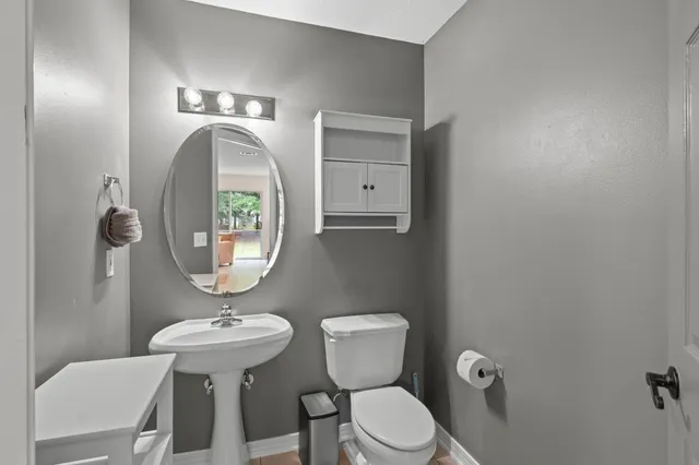 $395,000 | 9 5th Avenue, Shalimar, FL 32579