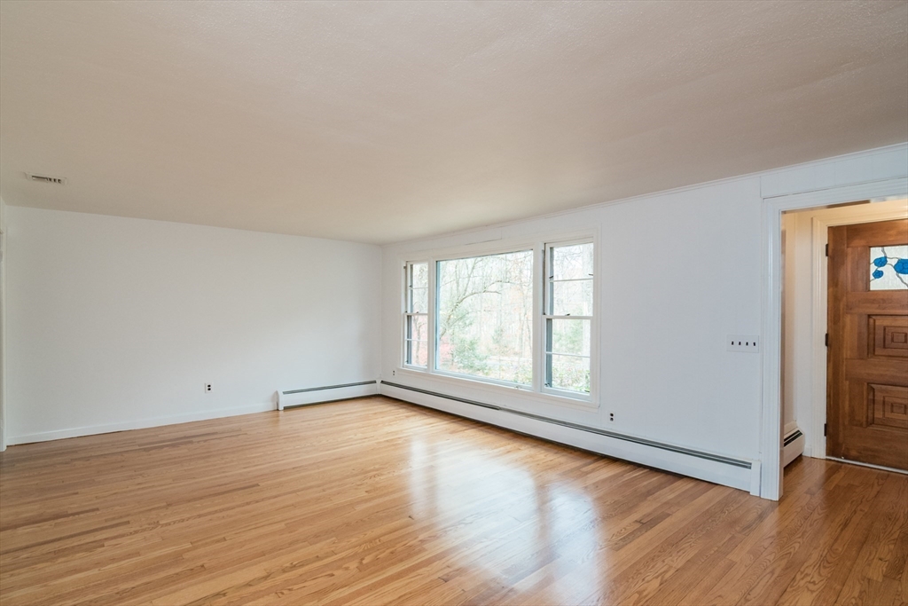34 Hockanum Road Hadley, MA 01035 - Photo 5 of 37 Gallery Image 5