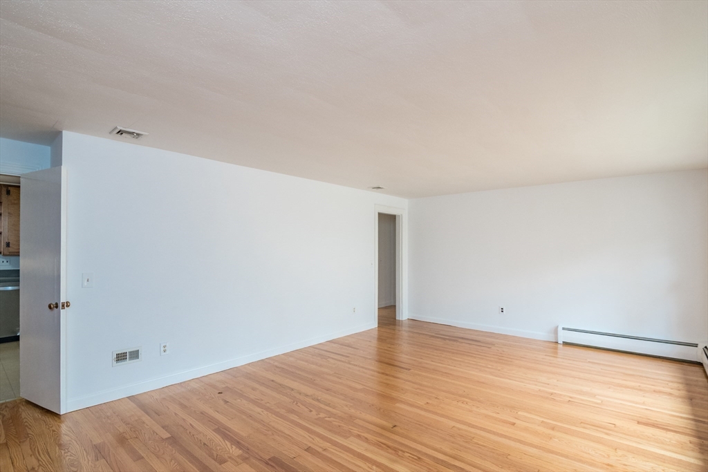 34 Hockanum Road Hadley, MA 01035 - Photo 6 of 37 Gallery Image 6