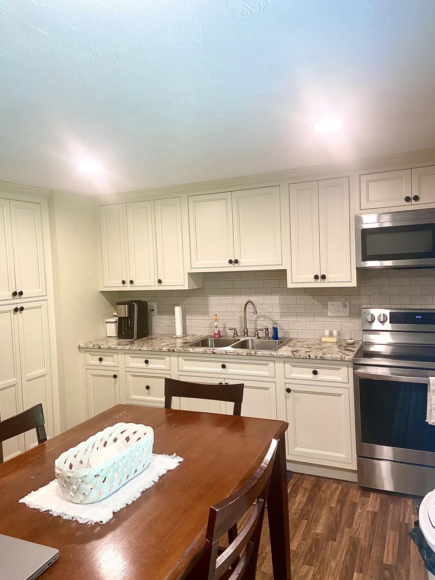 300 Falmouth Road, Unit 13B Mashpee, MA 02649 - Photo 2 of 12 Kitchen1