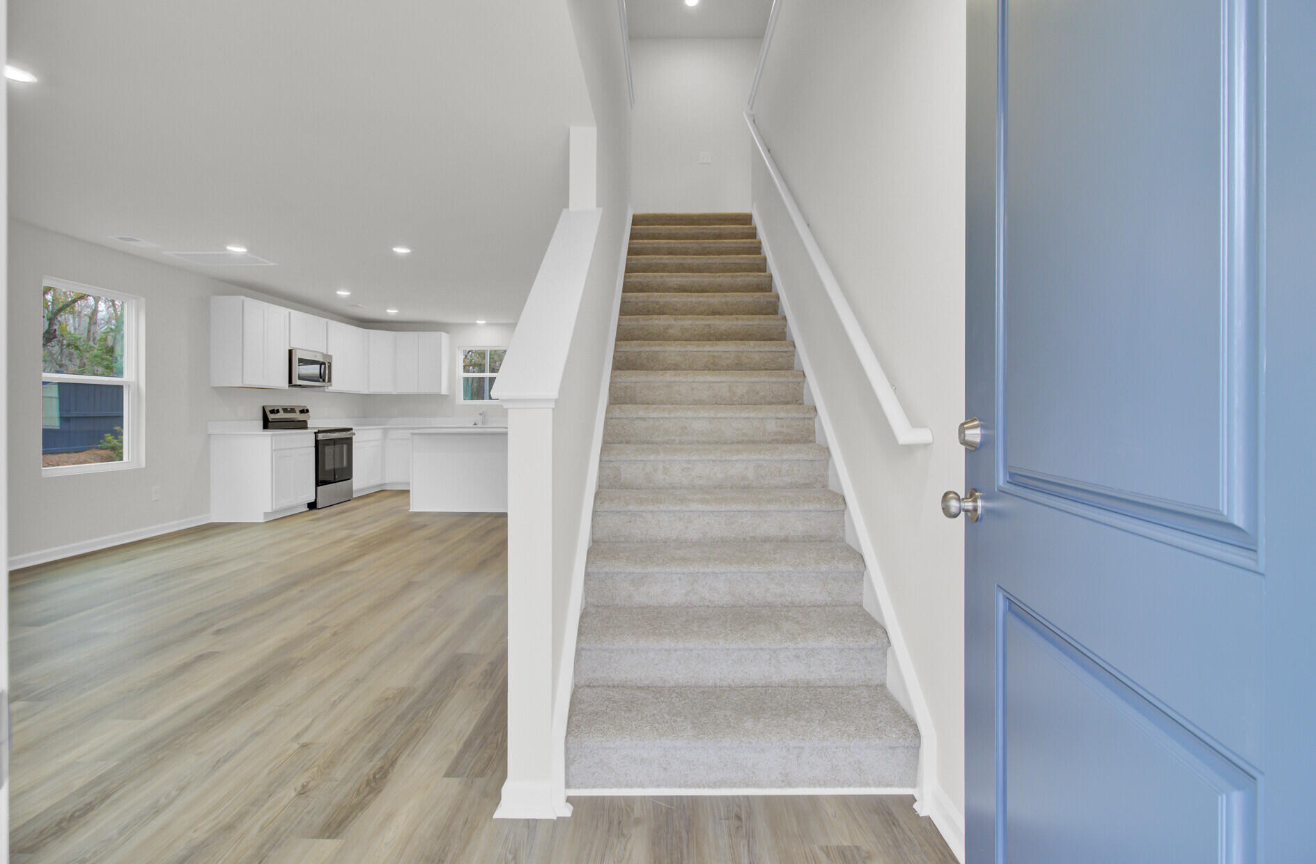 7010 Windham Way Ladson, SC 29456 - Photo 7 of 54 Foyer