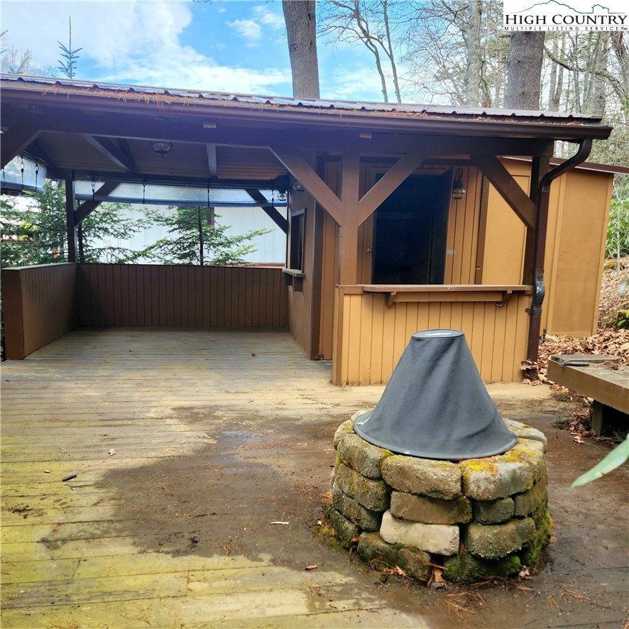 58 River Road Newland, NC 28657 - Photo 23 of 28 a view of outdoor space and porch