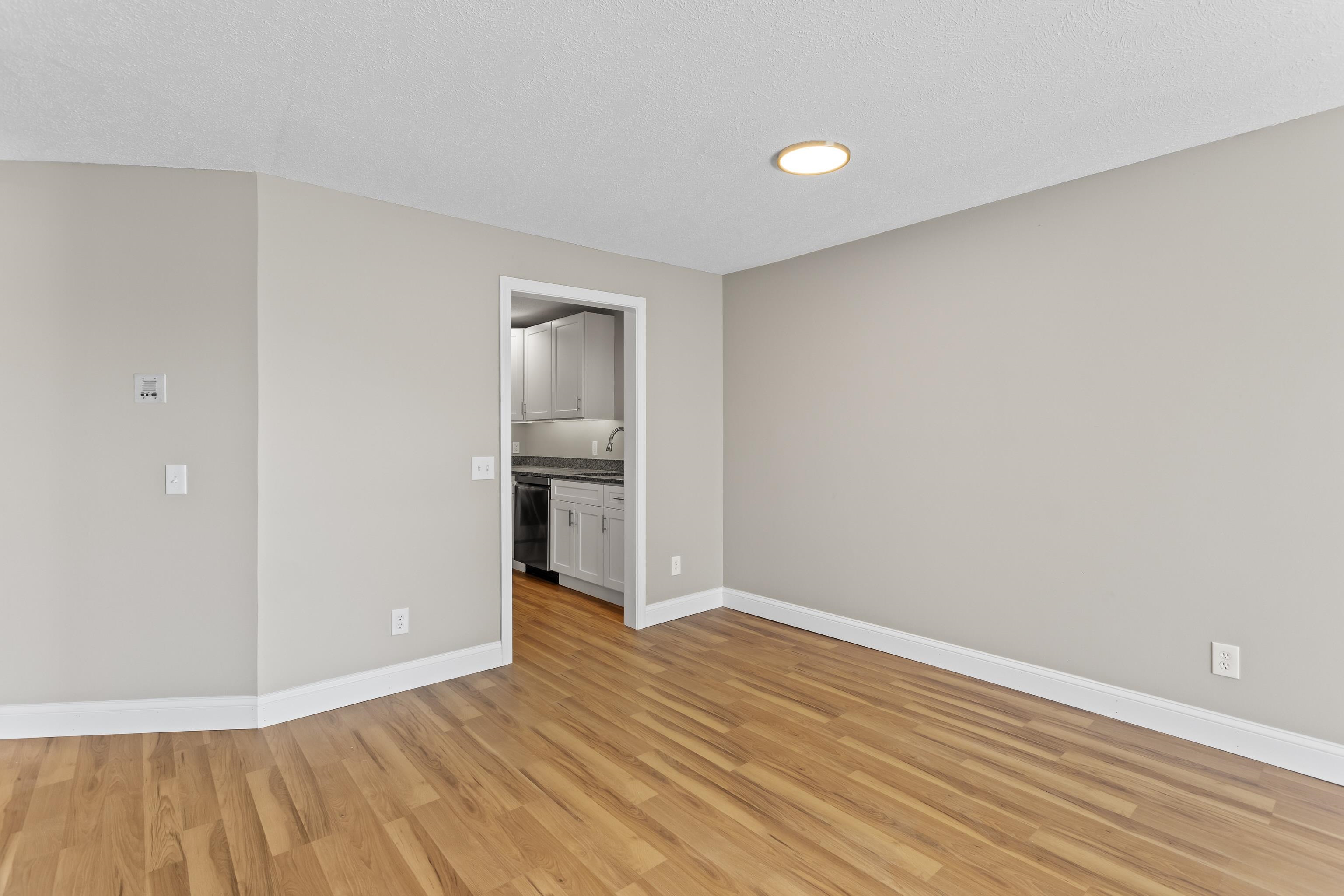 379 Huse Road, Unit 34 Manchester, NH 03103 - Photo 13 of 31 Gallery Image 13