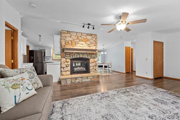 $295,000 | 757 Birkhead Road, Winfield, MO 63389