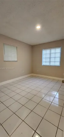 $2,400 | 800 Southwest 10th Avenue, Unit 810, Hallandale Beach, FL 33009