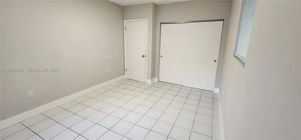 $2,400 | 800 Southwest 10th Avenue, Unit 810, Hallandale Beach, FL 33009