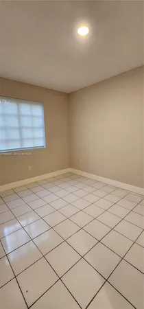 $2,400 | 800 Southwest 10th Avenue, Unit 810, Hallandale Beach, FL 33009