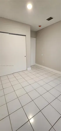 $2,400 | 800 Southwest 10th Avenue, Unit 810, Hallandale Beach, FL 33009