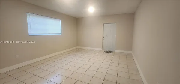 $2,400 | 800 Southwest 10th Avenue, Unit 810, Hallandale Beach, FL 33009