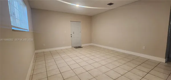 $2,400 | 800 Southwest 10th Avenue, Unit 810, Hallandale Beach, FL 33009