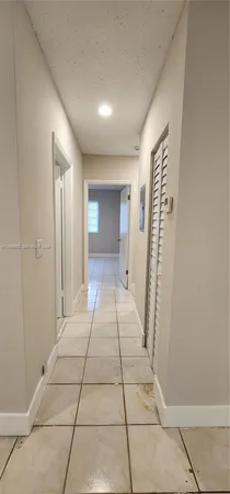 $2,400 | 800 Southwest 10th Avenue, Unit 810, Hallandale Beach, FL 33009