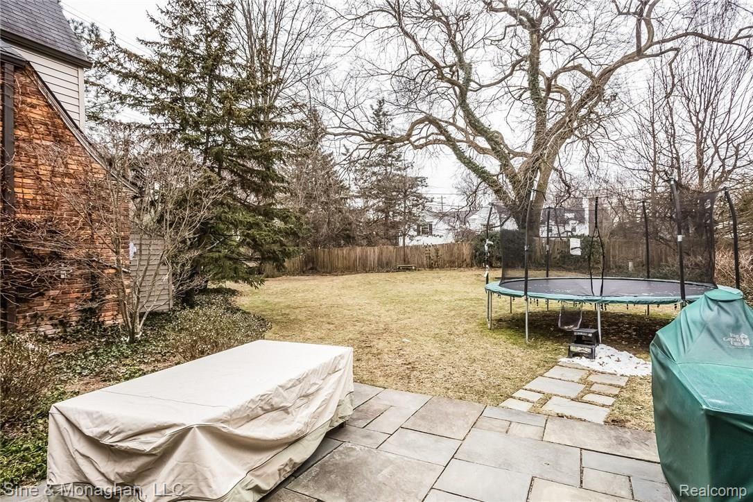 53 Cloverly Road Grosse Pointe, MI 48236 - Photo 50 of 66 054-Patio-3695275-medium.jpg