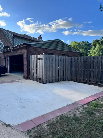 $299,000 | 705 Woodlane Avenue, Rockford, IL 61107