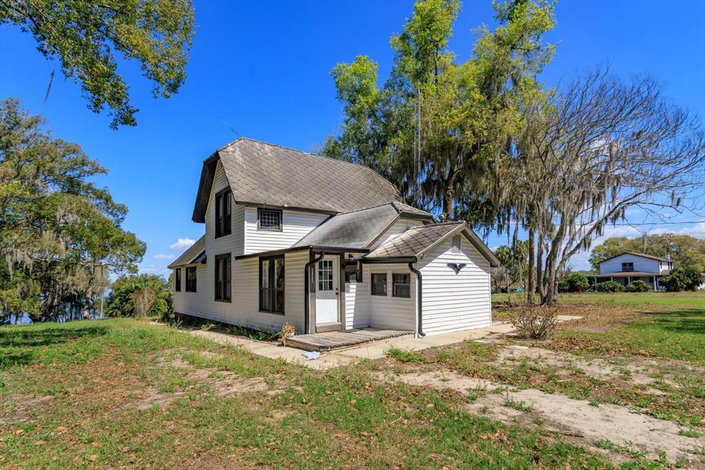 13311 Southeast Sunset Harbor Road Weirsdale, FL 32195 - Photo 9 of 26