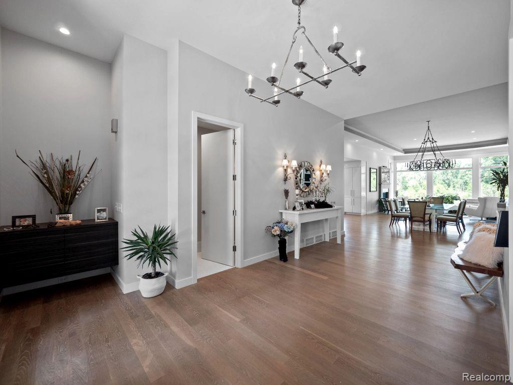 5270 Coomer Road Waterford, MI 48327 - Photo 32 of 92 Gallery Image 32