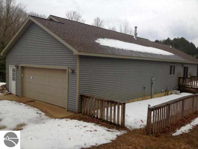 6249 East 26 1/4 Road Cadillac, MI 49601 - Photo 3 of 27 1744627-4.JPG