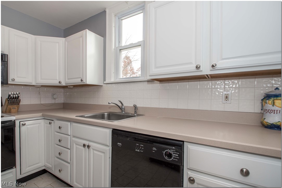 5255 Edenhurst Road Cleveland, OH 44124 - Photo 11 of 28