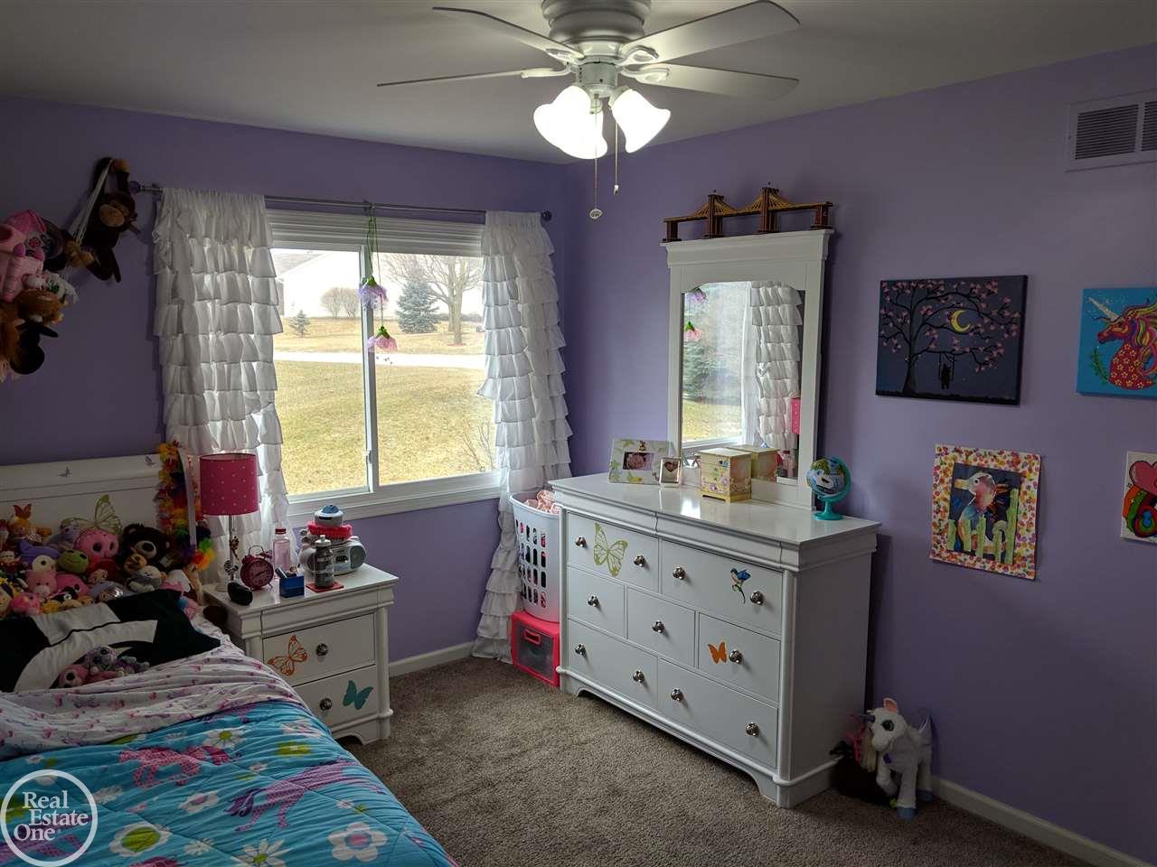 1613 Stonecrest Drive Rochester, MI 48307 - Photo 33 of 35 31373620-33.JPG