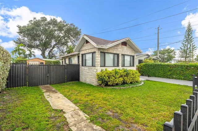 $1,500 | 5790 Southwest 5th Street, Unit EFFICIENCY, Miami, FL 33144