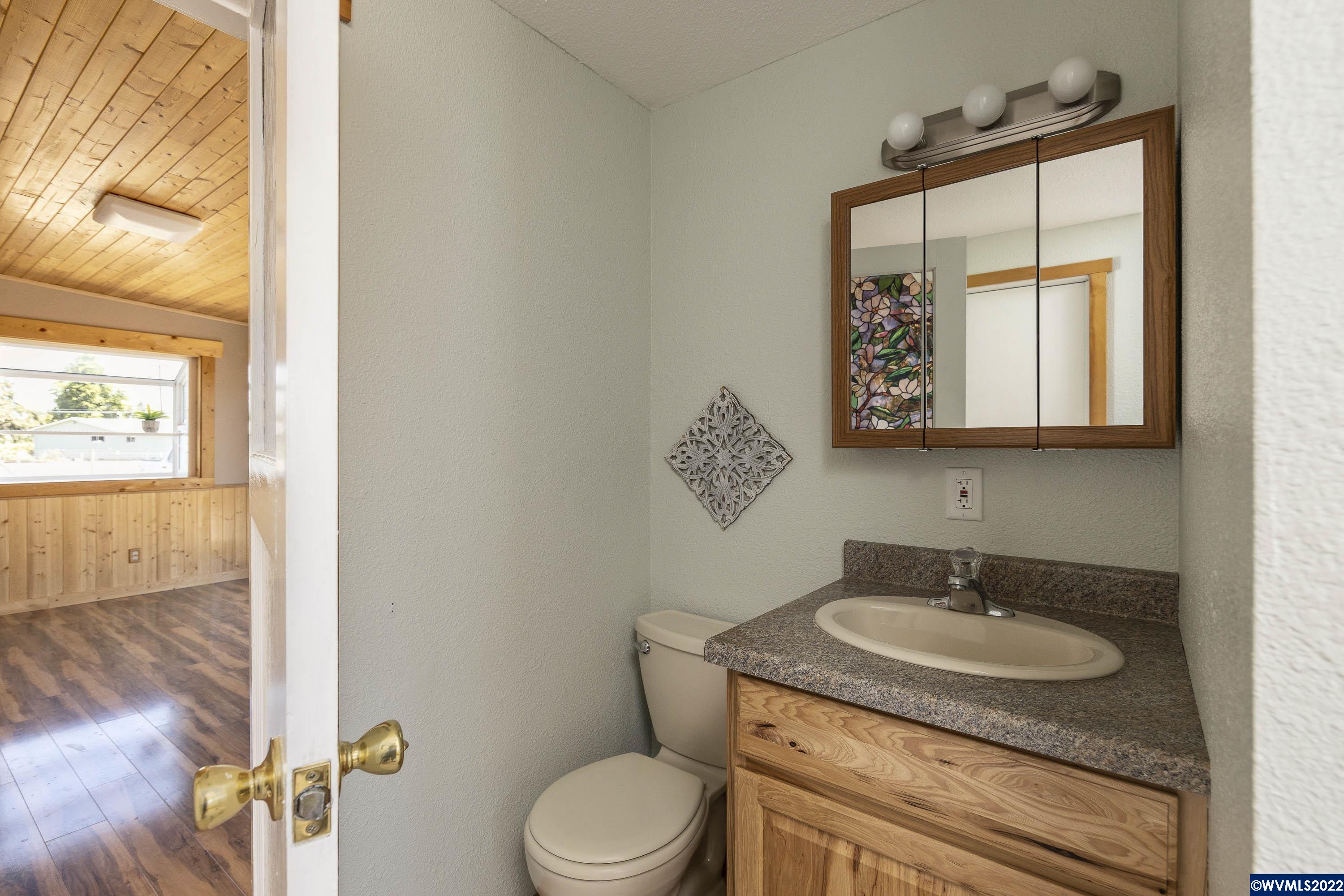 1382 Cordon Road Northeast Salem, OR 97317 - Photo 10 of 32 Gallery Image 10