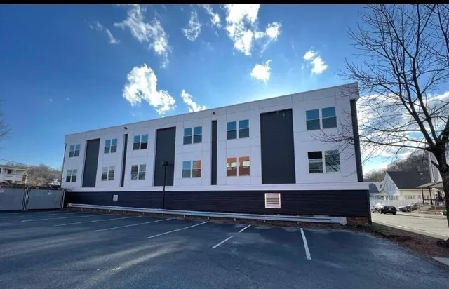 $2,500 | 316 Shrewsbury Street, Unit 4W, Worcester, MA 01604