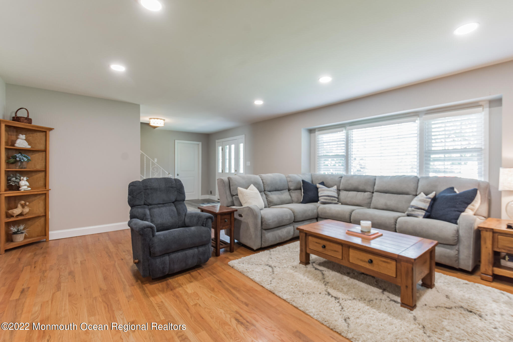 26 Ivy Road Freehold, NJ 07728 - Photo 3 of 27 DSC_0006-11565417