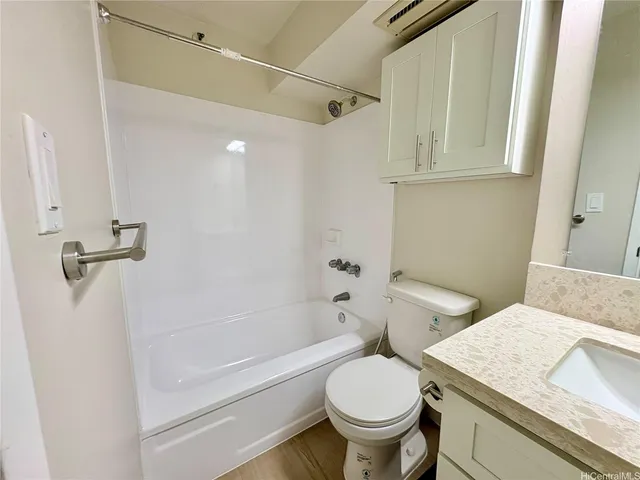 $1,900 | 445 Seaside Avenue, Unit 1112, Honolulu, HI 96815