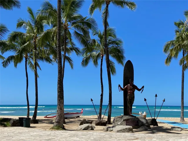 $1,900 | 445 Seaside Avenue, Unit 1112, Honolulu, HI 96815