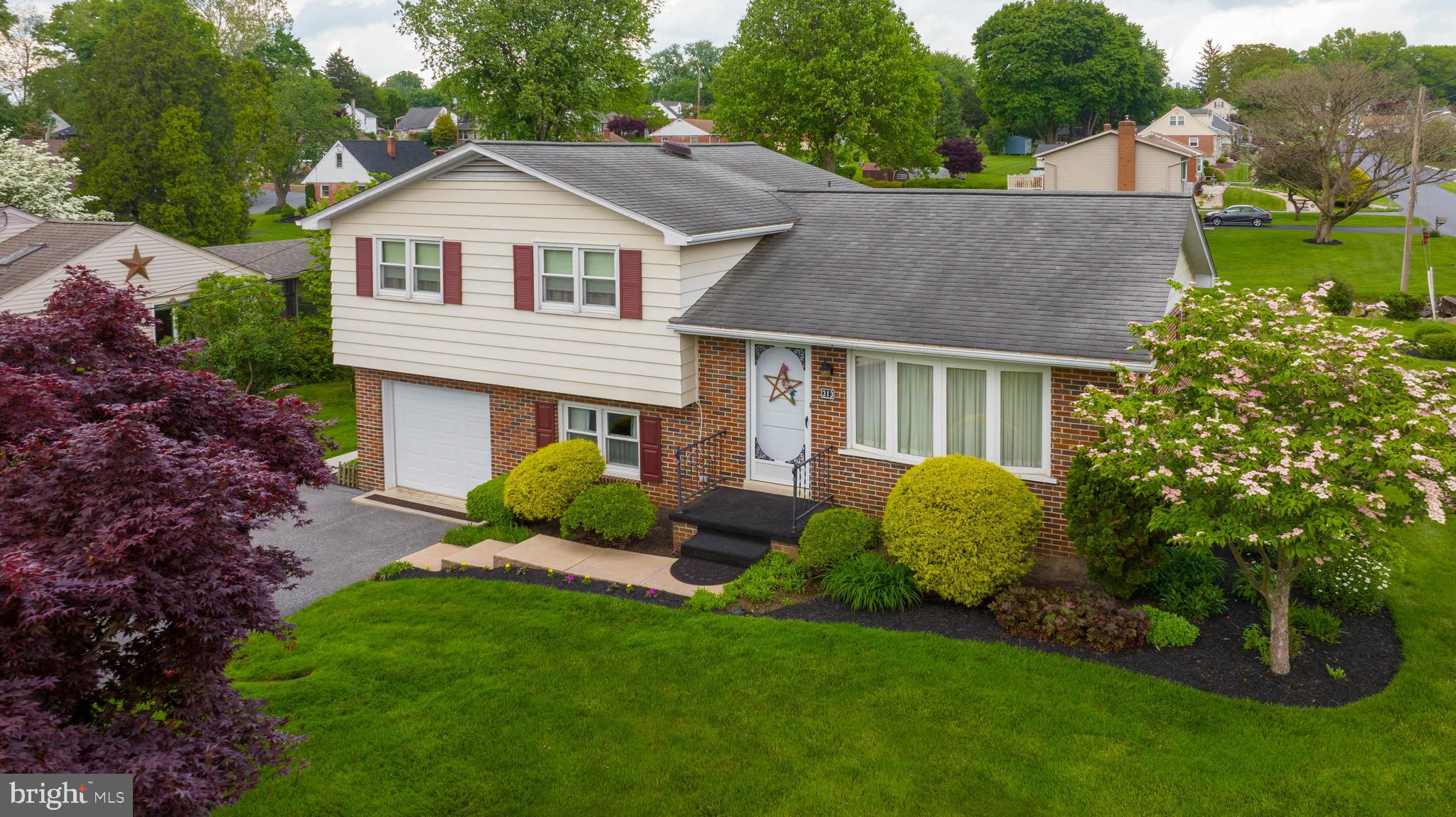 313 Lampeter Road Lancaster, PA 17602 - Photo 1 of 49 Gallery Image 1