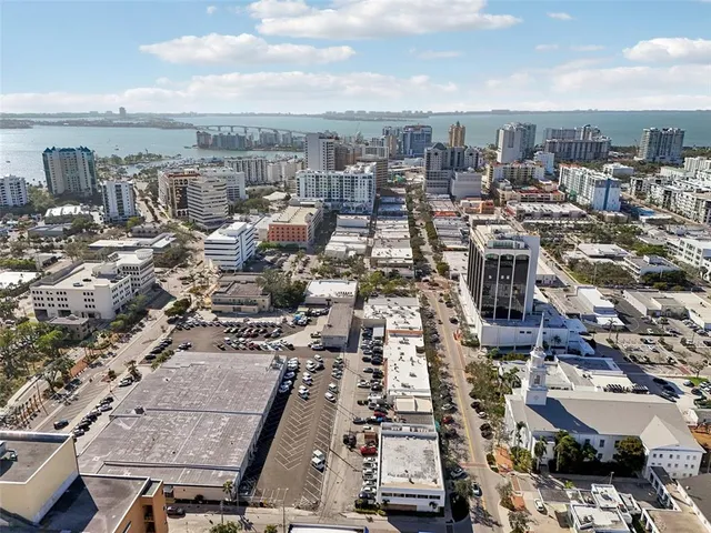 $5,500 | 1771 Ringling Boulevard, Unit 1001, Sarasota, FL 34236