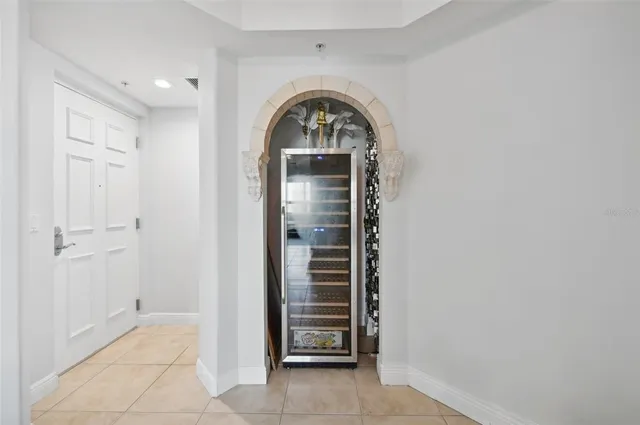 $5,500 | 1771 Ringling Boulevard, Unit 1001, Sarasota, FL 34236