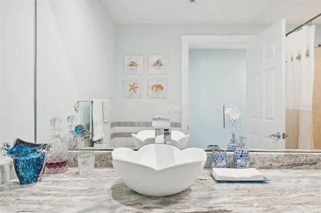 $5,500 | 1771 Ringling Boulevard, Unit 1001, Sarasota, FL 34236