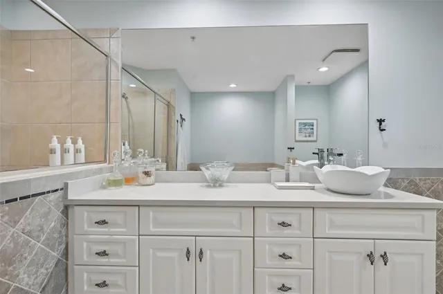 $5,500 | 1771 Ringling Boulevard, Unit 1001, Sarasota, FL 34236