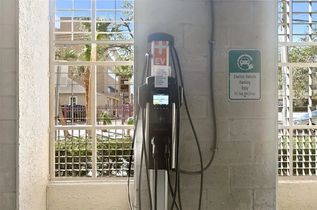 $5,500 | 1771 Ringling Boulevard, Unit 1001, Sarasota, FL 34236