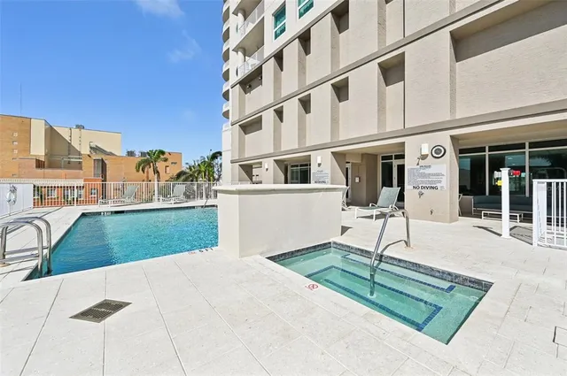 $5,500 | 1771 Ringling Boulevard, Unit 1001, Sarasota, FL 34236