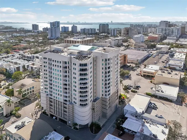 $5,500 | 1771 Ringling Boulevard, Unit 1001, Sarasota, FL 34236