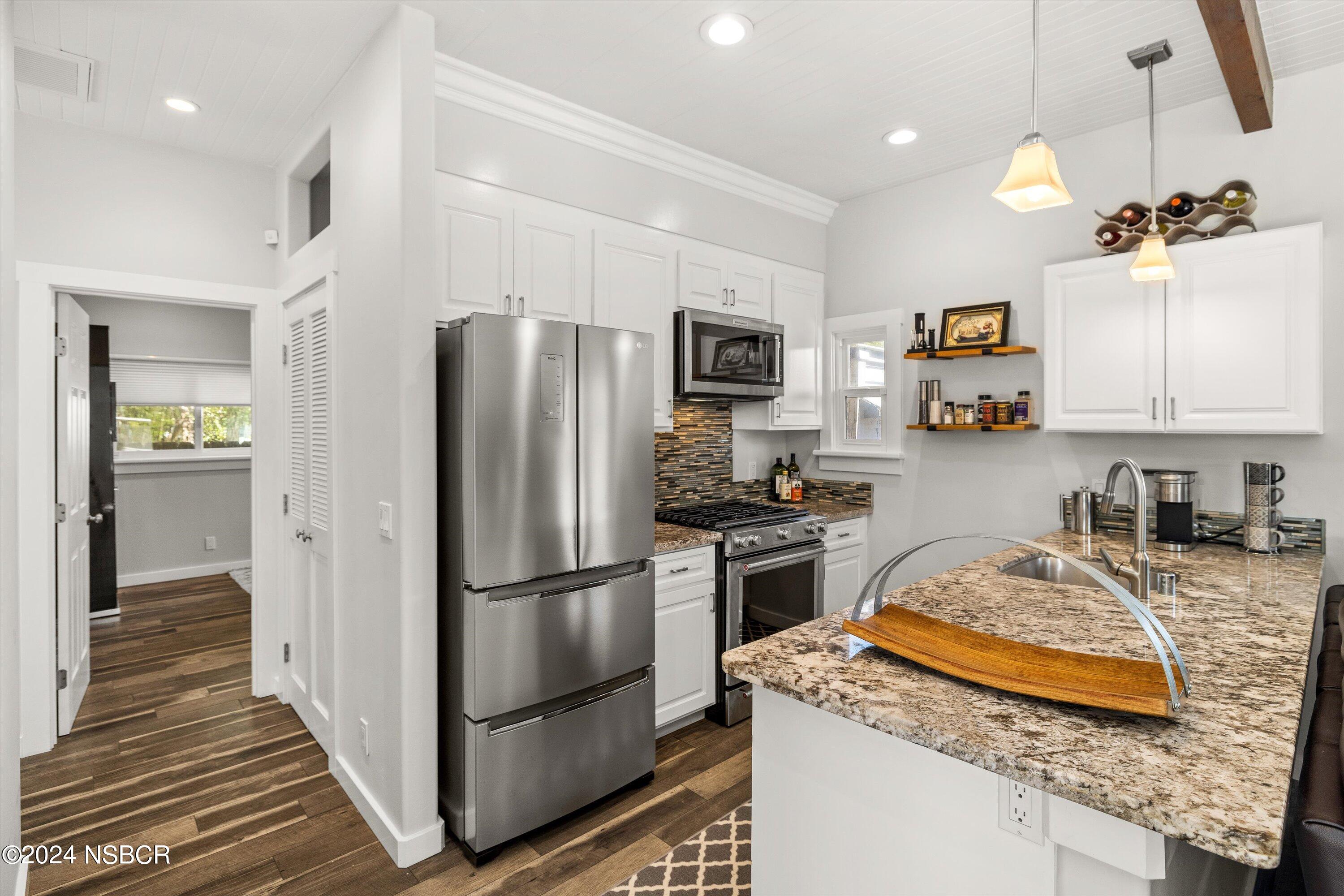 1104 Castillo Street Santa Barbara, CA 93101 - Photo 11 of 23 Kitchen
