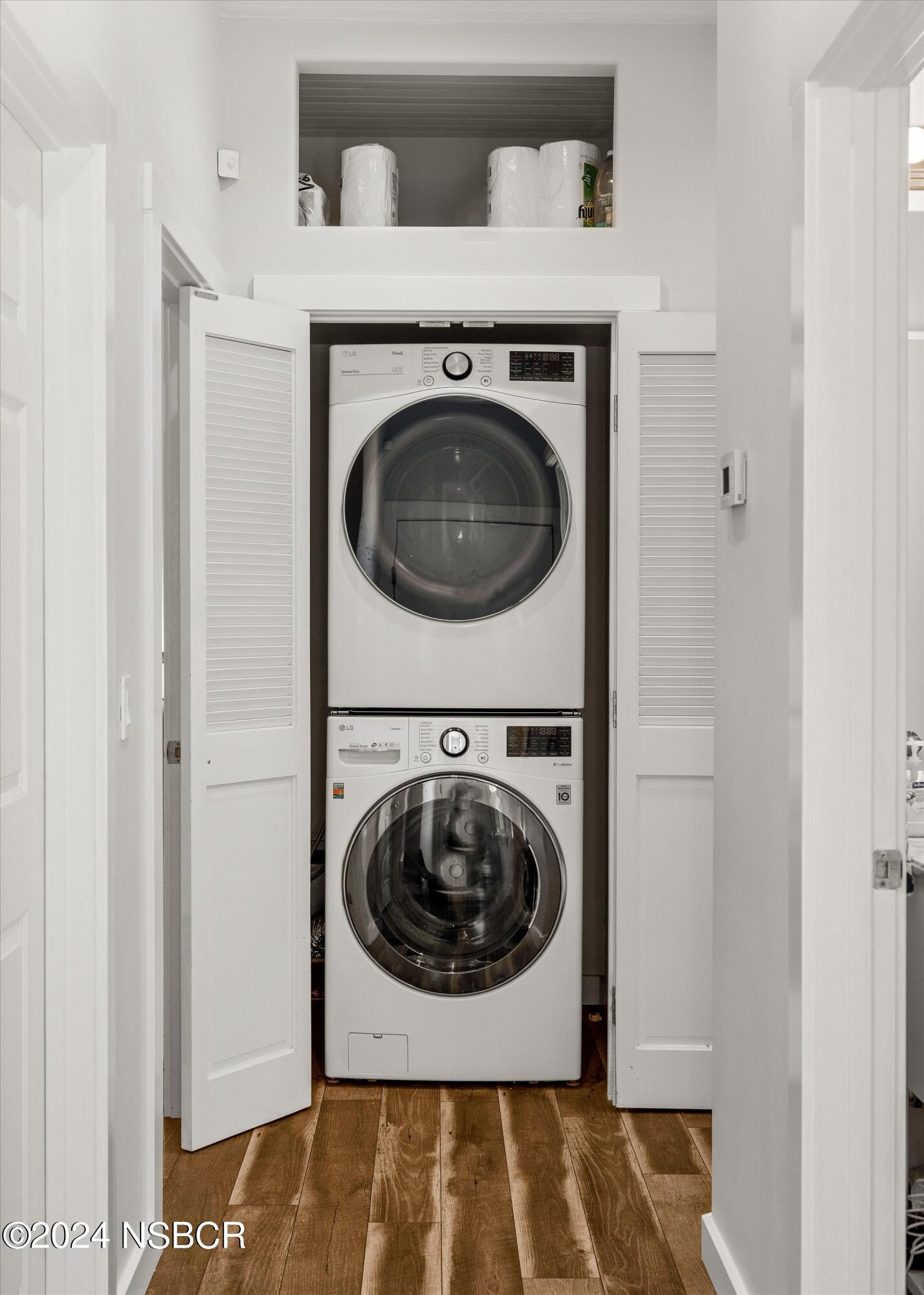 1104 Castillo Street Santa Barbara, CA 93101 - Photo 14 of 23 Laundry