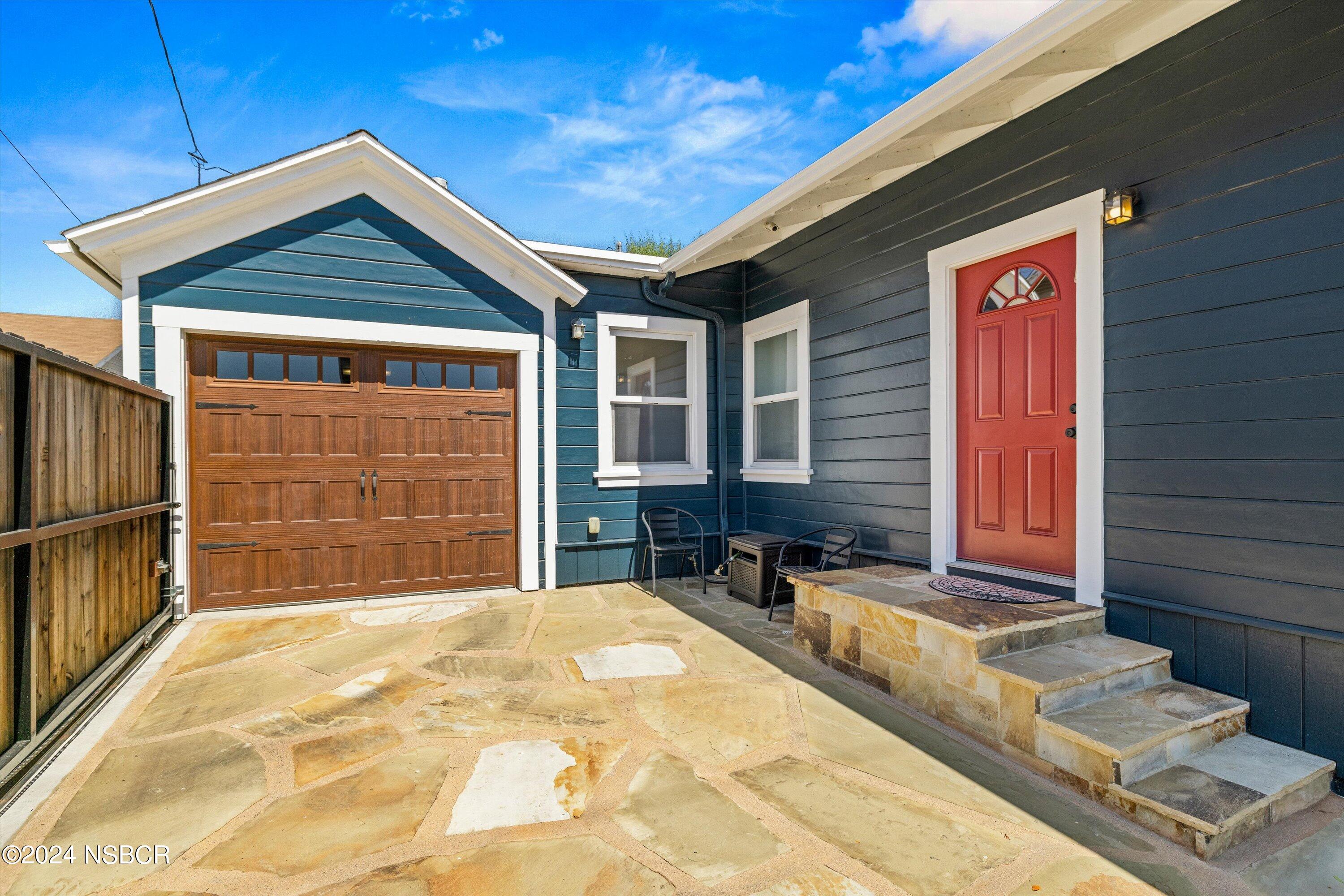 1104 Castillo Street Santa Barbara, CA 93101 - Photo 6 of 23 Front Door/Garage