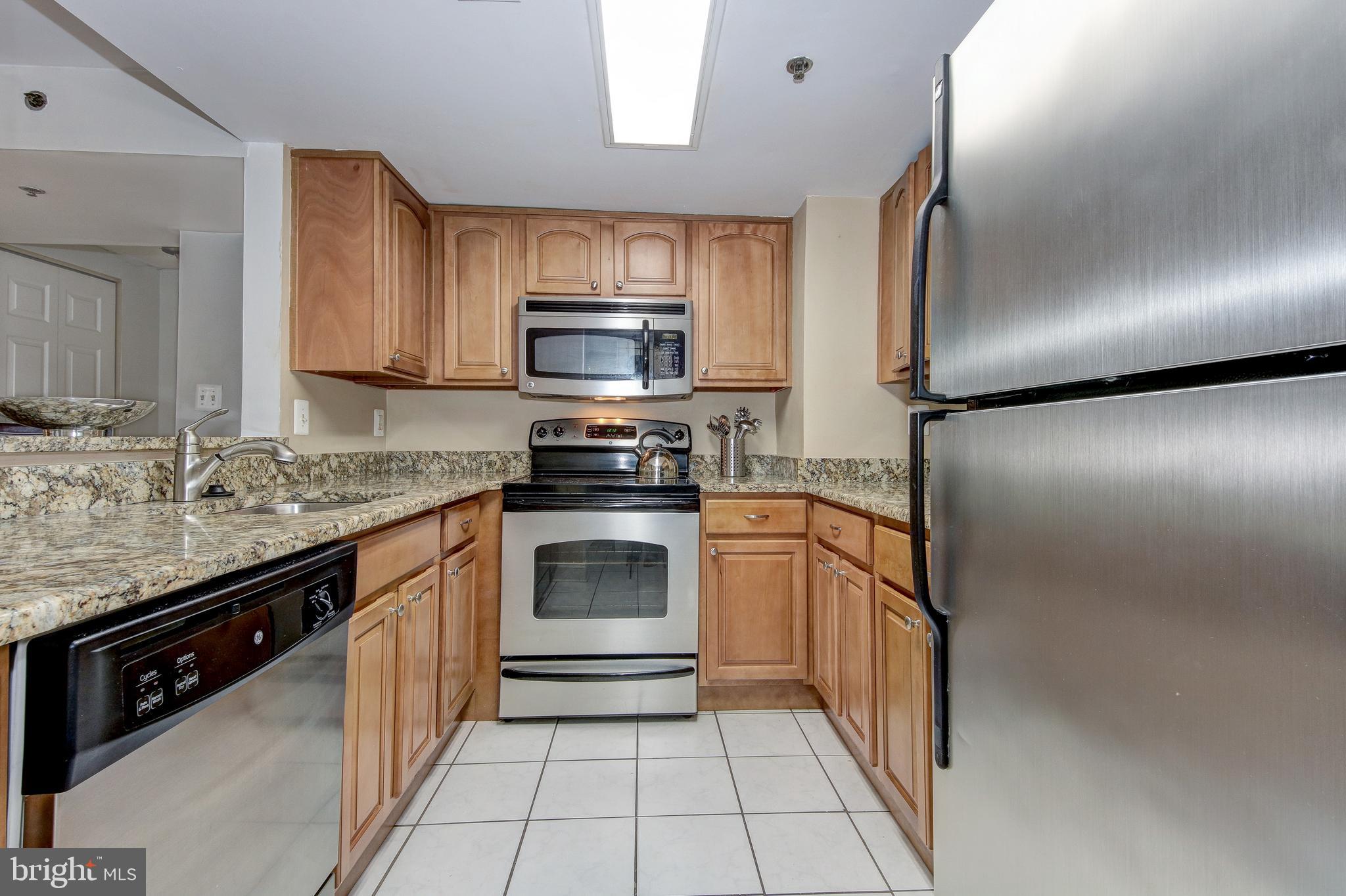1621 T Street Northwest, Unit T2 Washington, DC 20009 - Photo 7 of 41 Kitchen with granite counters