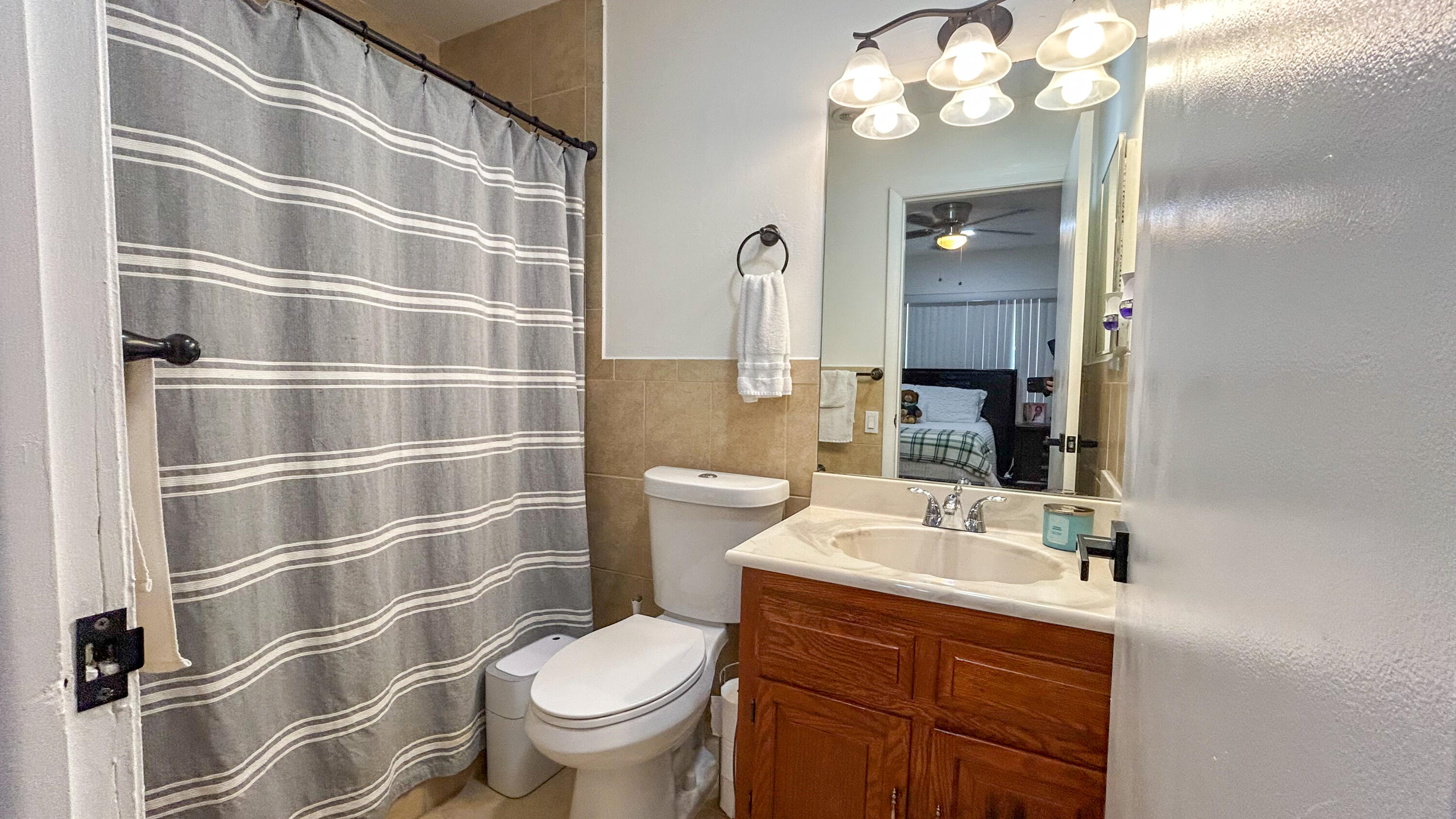 7019 Southwest 115th Place, Unit F31 Miami, FL 33173 - Photo 20 of 26 Guest bathroom 1