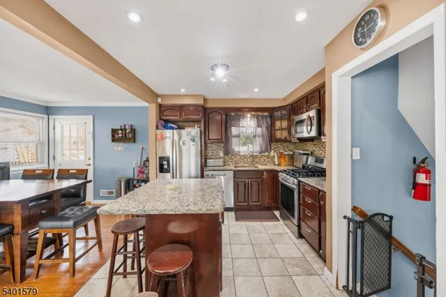 $480,000 | 2563 Jackson Avenue, Union, NJ 07083