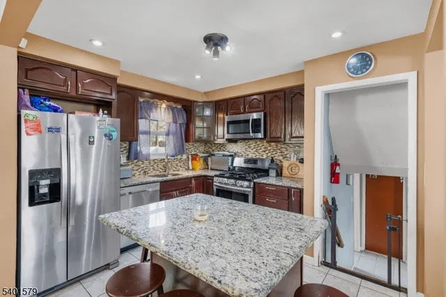 $480,000 | 2563 Jackson Avenue, Union, NJ 07083