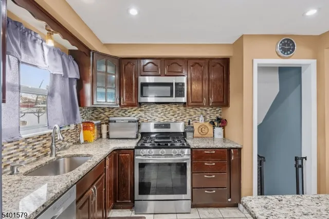 $480,000 | 2563 Jackson Avenue, Union, NJ 07083