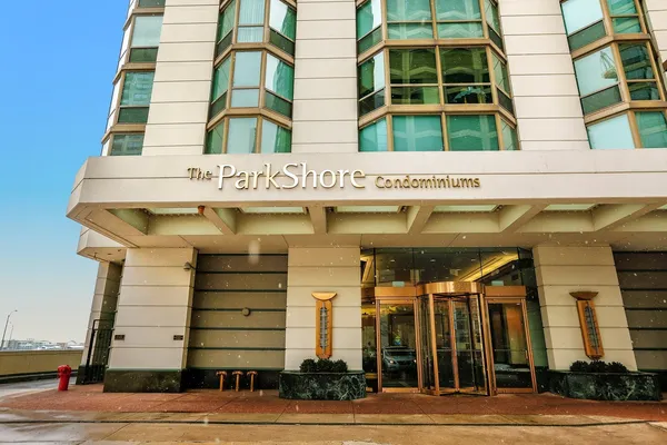 $4,000 | 195 North Harbor Drive, Unit 406, Chicago, IL 60601