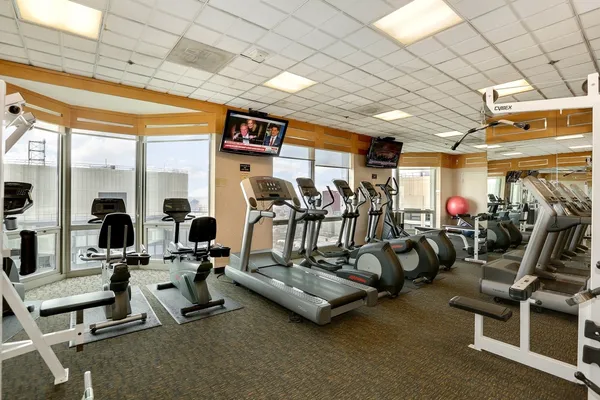 $4,000 | 195 North Harbor Drive, Unit 406, Chicago, IL 60601