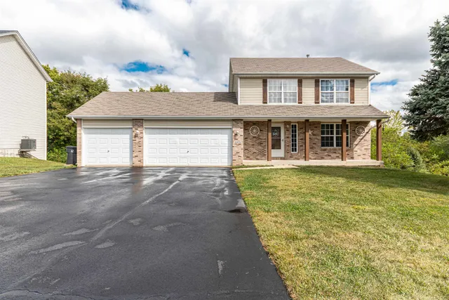 $255,000 | 11373 Valerian Way, Roscoe, IL 61073
